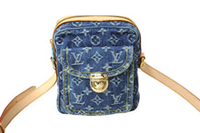 Load image into Gallery viewer, 新品同様 LOUIS VUITTON ルイ ヴィトン モノグラムデニム カメラバッグ ショルダーバッグ M95348 インディゴ ブルー 中古 66545