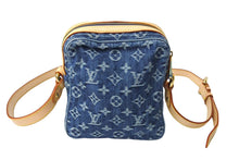 Load image into Gallery viewer, 新品同様 LOUIS VUITTON ルイ ヴィトン モノグラムデニム カメラバッグ ショルダーバッグ M95348 インディゴ ブルー 中古 66545