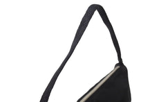 画像をギャラリービューアに読み込む, PRADA プラダ ワンショルダーバッグ アクセサリーポーチ トライアングルロゴ ナイロン ブラック シルバー金具 美品 中古 66552