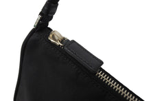 画像をギャラリービューアに読み込む, PRADA プラダ ワンショルダーバッグ アクセサリーポーチ トライアングルロゴ ナイロン ブラック シルバー金具 美品 中古 66552