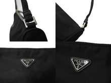 画像をギャラリービューアに読み込む, PRADA プラダ ワンショルダーバッグ アクセサリーポーチ トライアングルロゴ ナイロン ブラック シルバー金具 美品 中古 66552
