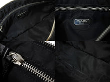 画像をギャラリービューアに読み込む, PRADA プラダ ワンショルダーバッグ アクセサリーポーチ トライアングルロゴ ナイロン ブラック シルバー金具 美品 中古 66552