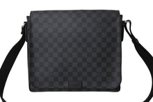 Load image into Gallery viewer, 極美品 LOUIS VUITTON ルイヴィトン ディストリクトMM ショルダーバッグ N41272 ダミエ グラフィット キャンバス シルバー金具 中古 66558