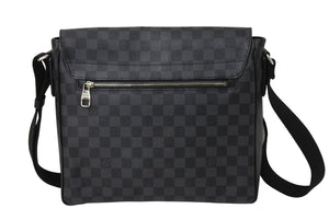 極美品 LOUIS VUITTON ルイヴィトン ディストリクトMM ショルダーバッグ N41272 ダミエ グラフィット キャンバス シルバー金具 中古 66558