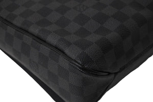 極美品 LOUIS VUITTON ルイヴィトン ディストリクトMM ショルダーバッグ N41272 ダミエ グラフィット キャンバス シルバー金具 中古 66558