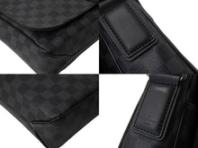 Load image into Gallery viewer, 極美品 LOUIS VUITTON ルイヴィトン ディストリクトMM ショルダーバッグ N41272 ダミエ グラフィット キャンバス シルバー金具 中古 66558