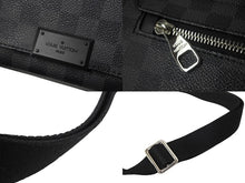 Load image into Gallery viewer, 極美品 LOUIS VUITTON ルイヴィトン ディストリクトMM ショルダーバッグ N41272 ダミエ グラフィット キャンバス シルバー金具 中古 66558