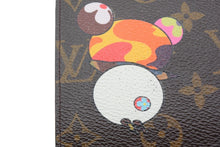 Load image into Gallery viewer, LOUIS VUITTON ルイ ヴィトン × 村上隆 コラボ 二つ折り財布 M61666 ポルトフォイユマルコ モノグラムパンダ 美品 中古 66577