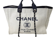 画像をギャラリービューアに読み込む, CHANEL シャネル ドーヴィルGM チェーン トートバッグ ハンドバッグ 25番台 ココマーク ホワイト ネイビー 美品 中古 66604