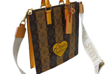 Load image into Gallery viewer, 新品同様 LOUIS VUITTON ルイヴィトン サックプラ メッセンジャー トートバッグ NIGO M45969 モノグラムストライプ ブラウン 中古 66626