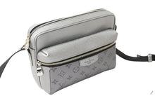 画像をギャラリービューアに読み込む, 極美品 LOUIS VUITTON ルイヴィトン アウトドア メッセンジャー ショルダーバッグ M30830 タイガラマ モノグラム シルバー 中古 66630