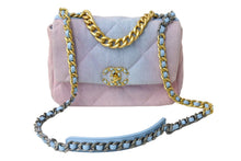 画像をギャラリービューアに読み込む, 新品同様 CHANEL 19 シャネル マトラッセ 2024 2wayショルダーバッグ グラデーションデニム ピンク ブルー 中古 66638