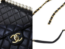 Load image into Gallery viewer, CHANEL シャネル チェーンショルダーバッグ AS0584 27番台 ココマーク フェイクパール ラムスキン キルティング ブラック 美品 中古 66639