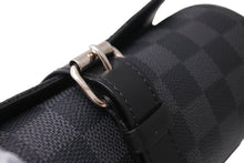 Load image into Gallery viewer, 極美品 LOUISVUITTON ルイヴィトン ダミエグラフィット エテュイ 3 モントル 腕時計ウォッチケース N41137 ブラック ロゴ 小物 中古 66656