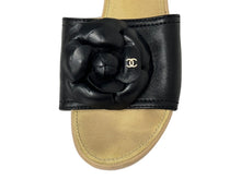 Load image into Gallery viewer, CHANEL シャネル カメリア サンダル サイズ36 ココマーク ウッド レザー スウェード ブラック ベージュ 美品 中古 66771