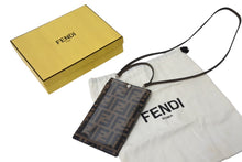 Load image into Gallery viewer, 極美品 FENDI フェンディ ミニショルダーバッグ フォンケース 2WAY ズッカ柄 シルバー金具 ブラウン 中古 66797