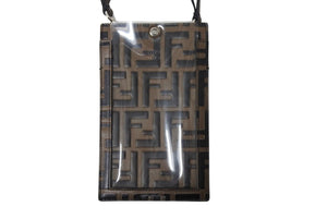 極美品 FENDI フェンディ ミニショルダーバッグ フォンケース 2WAY ズッカ柄 シルバー金具 ブラウン 中古 66797