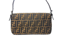 画像をギャラリービューアに読み込む, 極美品 FENDI フェンディ マンマバケット ハンドバッグ ズッカ柄 ズッカ ブラウン シルバー金具 中古 66798