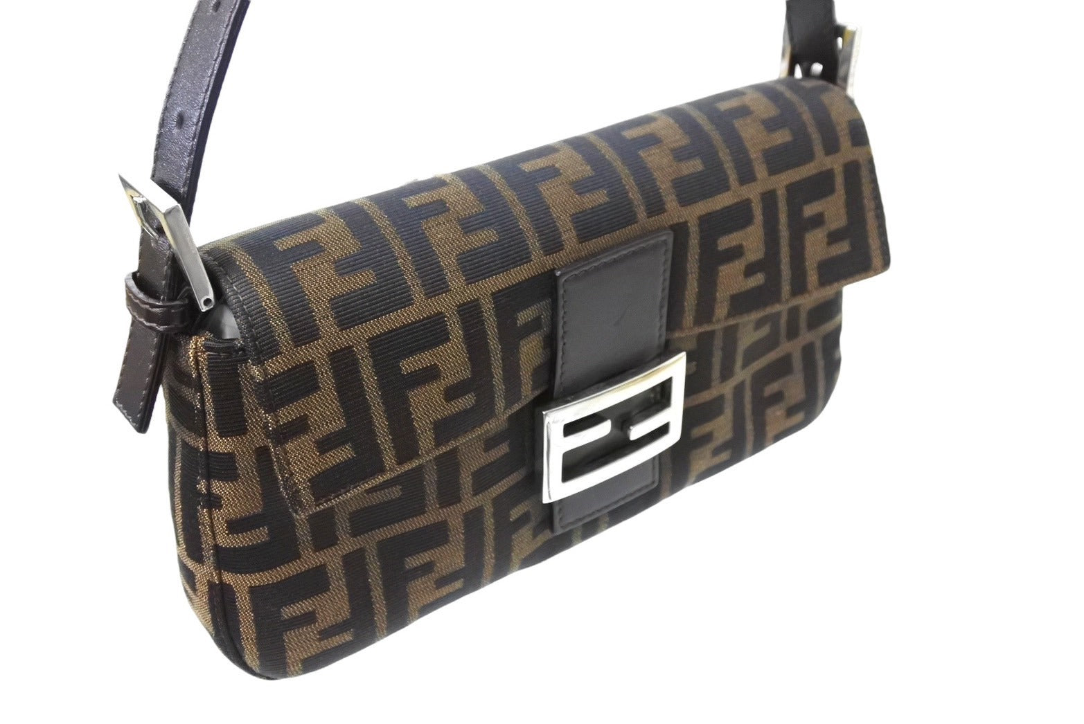 極美品 FENDI フェンディ マンマバケット ハンドバッグ ズッカ柄 ズッカ ブラウン シルバー金具 中古 66798 – Casanova  Vintage