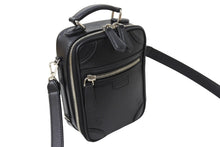 Load image into Gallery viewer, 極美品 FENDI フェンディ ショルダーバッグ ポシェット 7VA542 2WAY レザー シルバー金具 ブラック 中古 66801