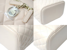 画像をギャラリービューアに読み込む, 新品同様 CHANEL シャネル ココマーク バニティバッグ ハンドバッグ キルティング 31番台 レザー ベージュ ゴールド金具 中古 66804