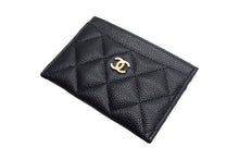 Load image into Gallery viewer, 新品同様 CHANEL シャネル カードケース ココマーク キャビアスキン シリアルランダム ブラック ゴールド金具 中古 66809