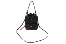 画像をギャラリービューアに読み込む, PRADA プラダ 巾着ショルダーバッグ スタッズ 1BH038 イタリア製 ナイロン レザー ブラック レッド シルバー 美品 中古 66815