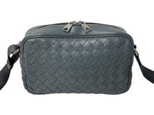 画像をギャラリービューアに読み込む, 極美品 BOTTEGAVENETA ボッテガヴェネタ イントレチャート カメラ バッグ ショルダーバッグ 710048 グレー レザー シルバー金具 中古 66949