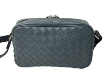 画像をギャラリービューアに読み込む, 極美品 BOTTEGAVENETA ボッテガヴェネタ イントレチャート カメラ バッグ ショルダーバッグ 710048 グレー レザー シルバー金具 中古 66949