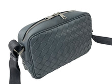 画像をギャラリービューアに読み込む, 極美品 BOTTEGAVENETA ボッテガヴェネタ イントレチャート カメラ バッグ ショルダーバッグ 710048 グレー レザー シルバー金具 中古 66949