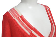 画像をギャラリービューアに読み込む, CHANEL シャネル カシミヤ セーター ニット P61035K46366 サイズM ココマーク Vネック スリット ピンク 美品 中古 66978