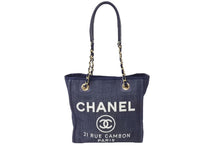 Load image into Gallery viewer, 極美品 CHANEL シャネル ドーヴィル チェーン トートバッグ 17番台 ネイビー デニム ココマーク ロゴ ゴールド金具 中古 67146