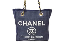 Load image into Gallery viewer, 極美品 CHANEL シャネル ドーヴィル チェーン トートバッグ 17番台 ネイビー デニム ココマーク ロゴ ゴールド金具 中古 67146