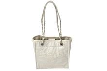 画像をギャラリービューアに読み込む, 極美品 CHANEL シャネル ドーヴィルPM トートバッグ A93256 22番台 2016年 キャビアスキン ホワイト シルバー金具 中古 67150