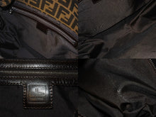 画像をギャラリービューアに読み込む, FENDI フェンディ ズッカ柄 マンマバケット縦長 ワンショルダーバッグ ブラウン 美品 中古 67297