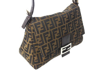 画像をギャラリービューアに読み込む, FENDI フェンディ ズッカ柄 マンマバケット縦長 ワンショルダーバッグ ブラウン 美品 中古 67297