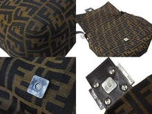 画像をギャラリービューアに読み込む, FENDI フェンディ ズッカ柄 マンマバケット縦長 ワンショルダーバッグ ブラウン 美品 中古 67297