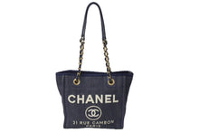 画像をギャラリービューアに読み込む, CHANEL シャネル ドーヴィルPM スモール トートバッグ A66939 チェーンショルダー 17番台 デニム ゴールド金具 ネイビー 美品 中古 67355