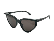 画像をギャラリービューアに読み込む, 極美品 BALENCIAGA バレンシアガ サングラス サイズ56□19-140 キャットアイ BB0101S ブラック アセテート 中古 67403