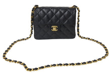 画像をギャラリービューアに読み込む, CHANEL シャネル チェーンショルダーバッグ 8番台 ミニマトラッセ ラムスキン ゴールド金具 ブラック 美品 中古 67541