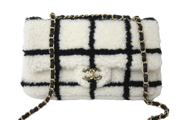 極美品 CHANEL シャネル チェーンショルダーバッグ ムートン AS2754 2021AW ボーダー ホワイト ブラック ゴールド金具 中古 67633