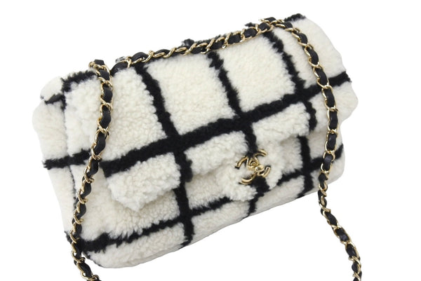極美品 CHANEL シャネル チェーンショルダーバッグ ムートン AS2754 2021AW ボーダー ホワイト ブラック ゴールド金具 中古 67633