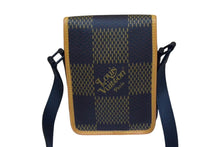 Load image into Gallery viewer, 極美品 LOUIS VUITTON ルイヴィトン アマゾン メッセンジャー ショルダーバッグ N40357 ダミエ エベヌ モノグラム NIGO 中古 4c067652