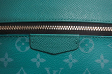 画像をギャラリービューアに読み込む, 極美品 Louis Vuitton ルイヴィトン リュック バックパック タイガラマ ディスカバリー グリーン M30227 中古 4c067685