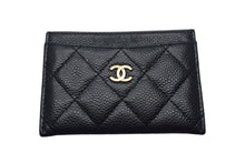 Load image into Gallery viewer, Chanel シャネル キャビアスキン マトラッセ カードケース ブラック 26番台 美品 中古 4c067696