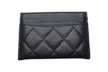 Load image into Gallery viewer, Chanel シャネル キャビアスキン マトラッセ カードケース ブラック 26番台 美品 中古 4c067696