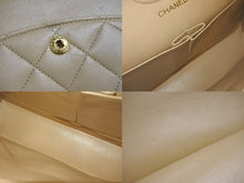 Load image into Gallery viewer, CHANEL シャネル マトラッセ26 Wチェーンショルダーバッグ 1番台 ココマーク ベージュ ゴールド金具 美品 中古 4c067823