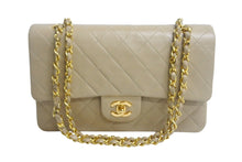 Load image into Gallery viewer, CHANEL シャネル マトラッセ26 Wチェーンショルダーバッグ 1番台 ココマーク ベージュ ゴールド金具 美品 中古 4c067823