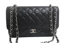 Load image into Gallery viewer, 極美品 CHANEL シャネル マトラッセ30 チェーンショルダーバッグ 18番台 キャビアスキン Wフラップ ブラック シルバー金具 中古 4c067866