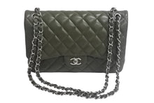 Load image into Gallery viewer, 極美品 CHANEL シャネル マトラッセ30 チェーンショルダーバッグ 14番台 キャビアスキン Wフラップ カーキ シルバー金具 中古 4c067867